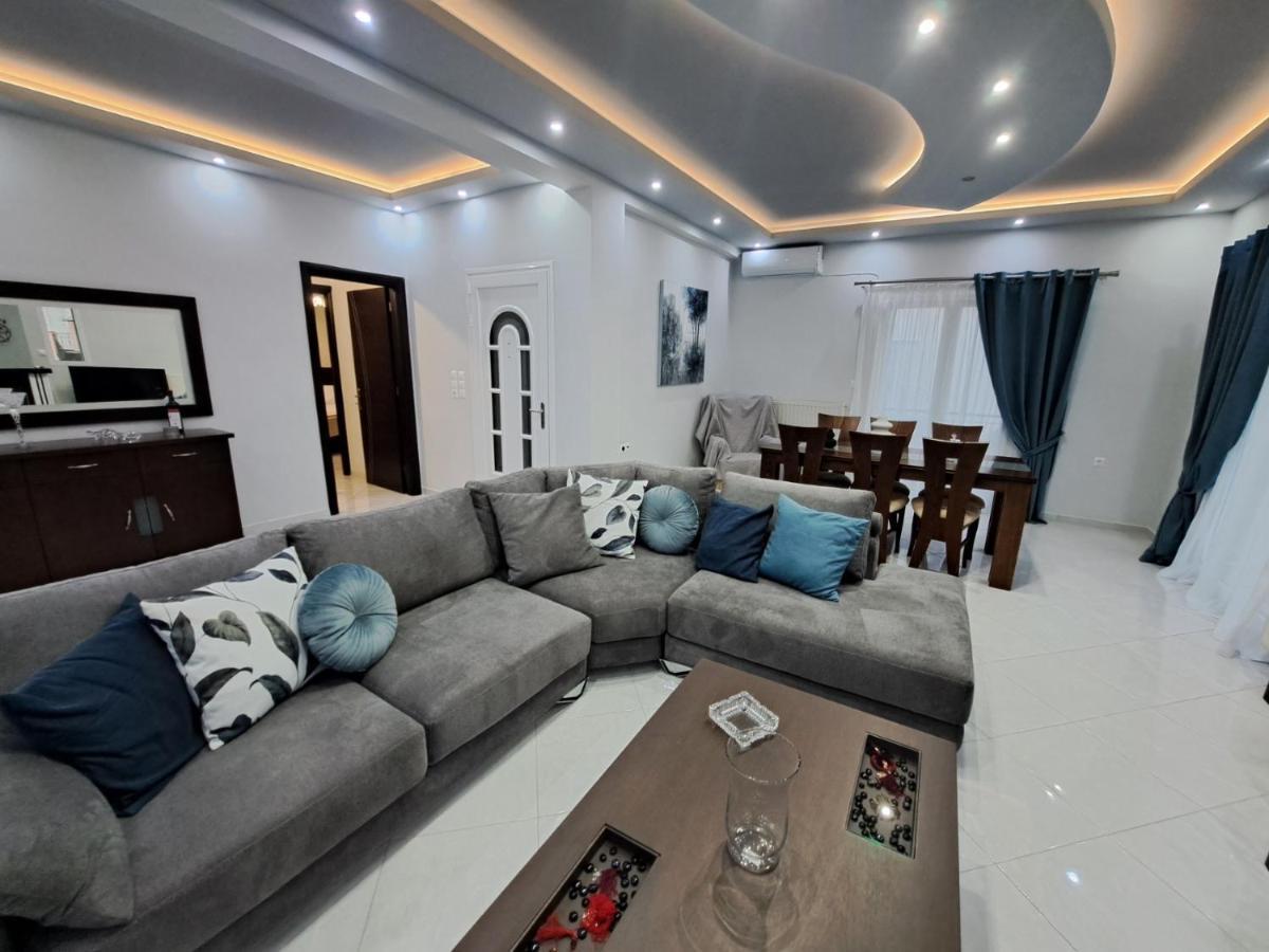 Luxury Apartment *
