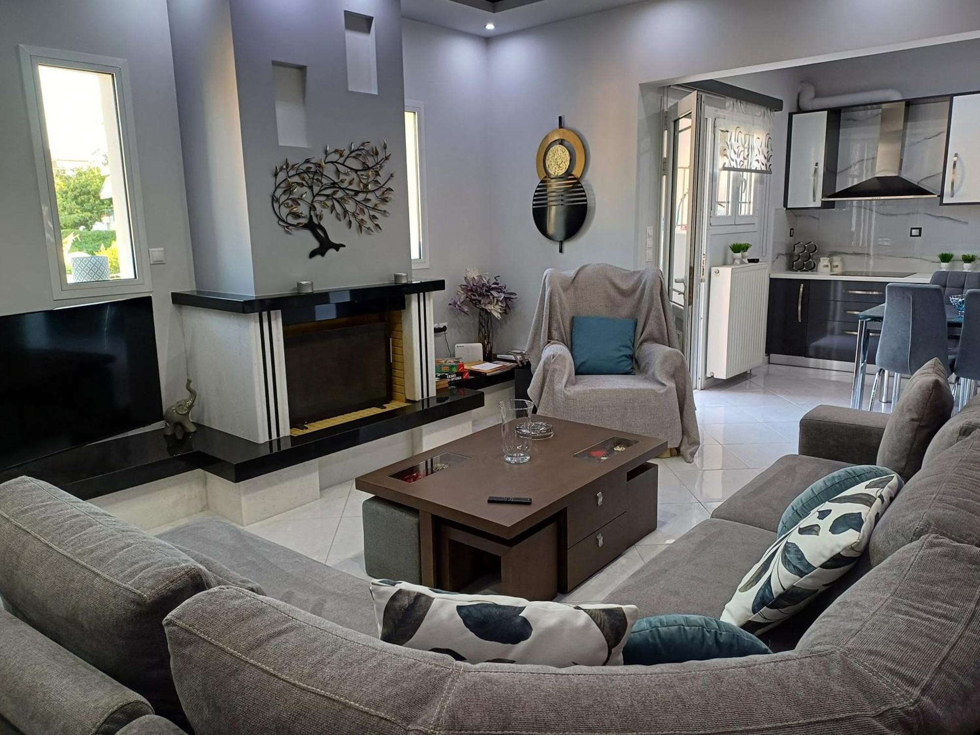 Luxury Apartment *